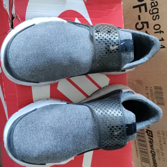 Shoes - Picture 2 of 4